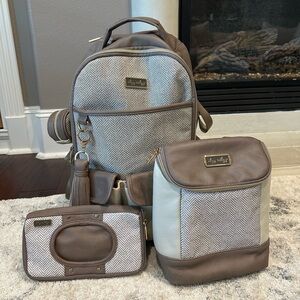 Large Itzy Ritzy backpack diaper bag with accessories. Excellent Condition.